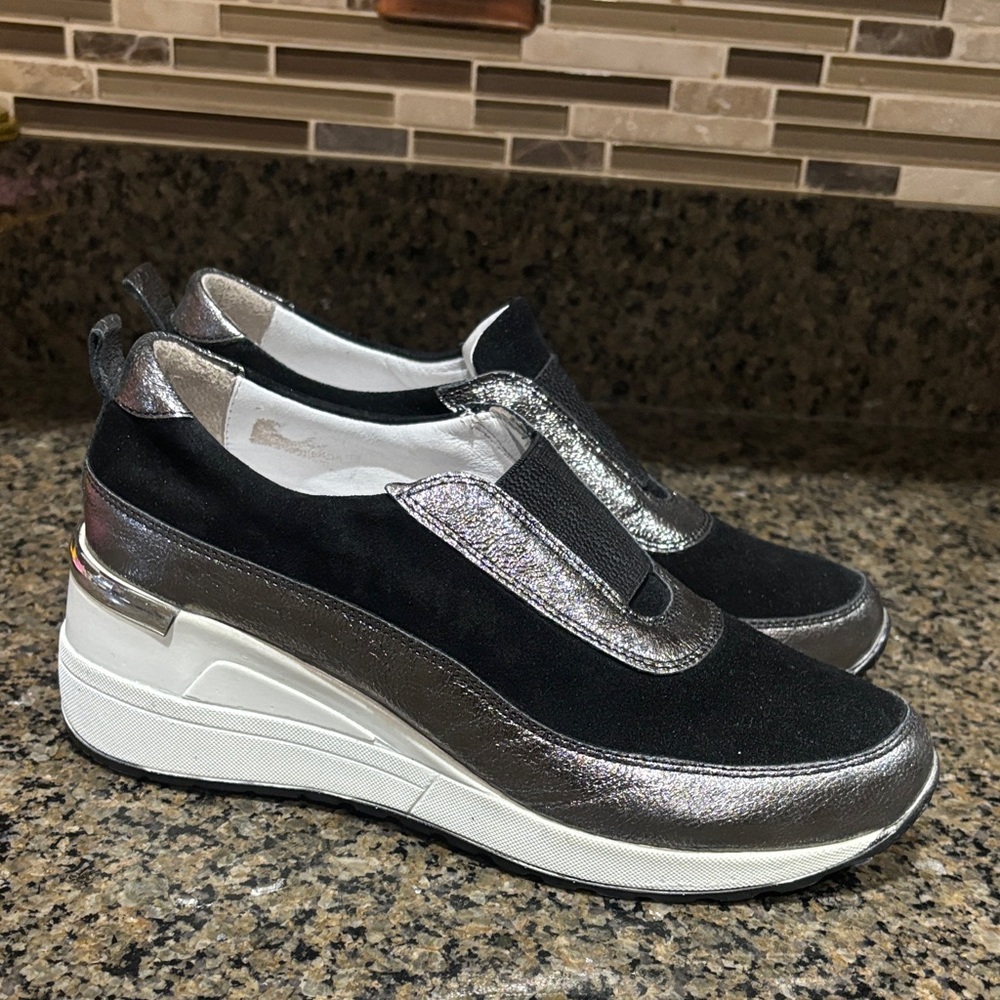 Venezia Black and Silver Women's wedge Sneakers